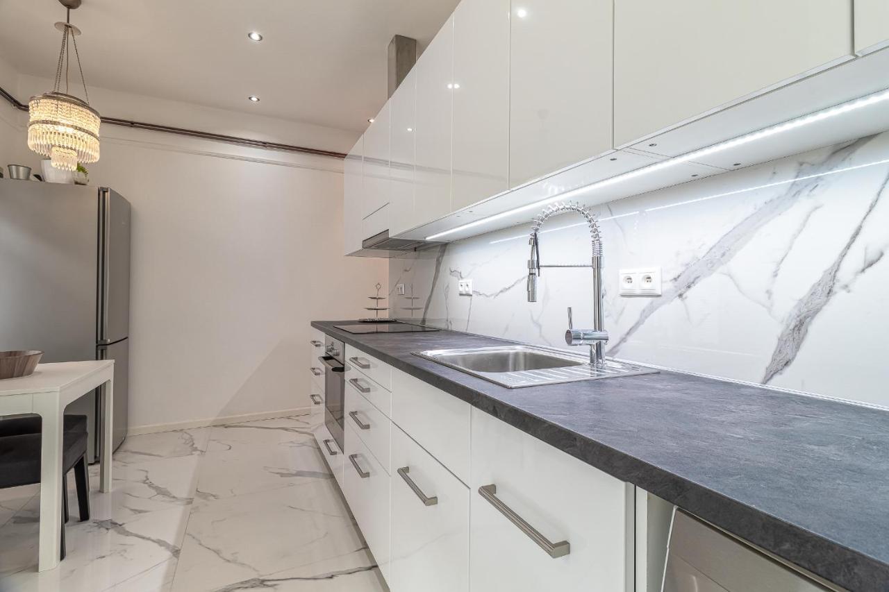 Trendy Apartment In Central Μπρατισλάβα Εξωτερικό φωτογραφία