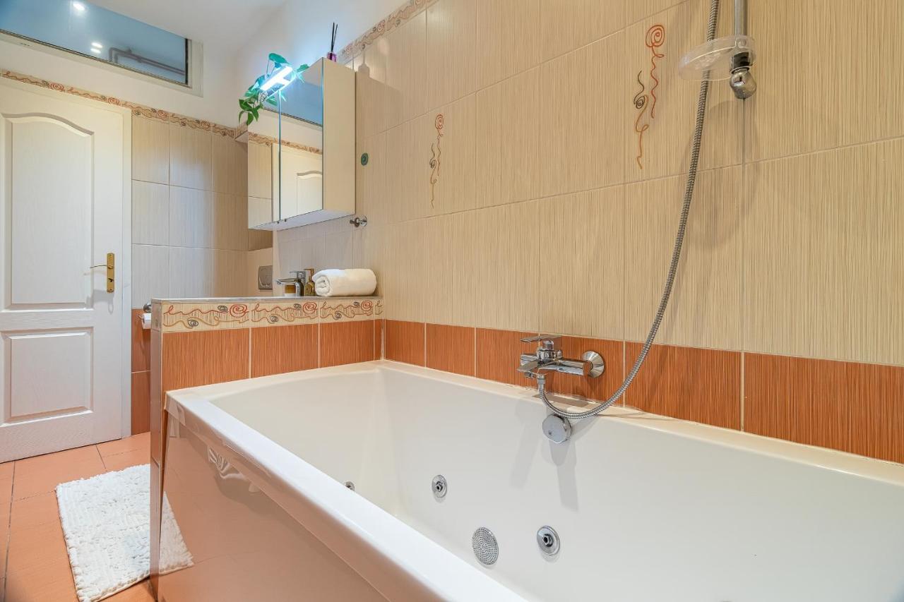 Trendy Apartment In Central Μπρατισλάβα Εξωτερικό φωτογραφία